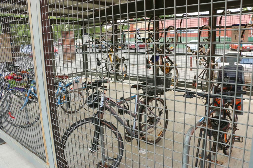Photo d'un garage à vélo sécurisé