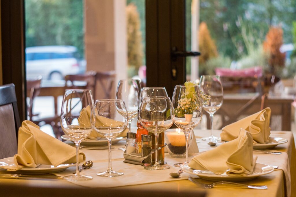 photo d'une table de restaurant